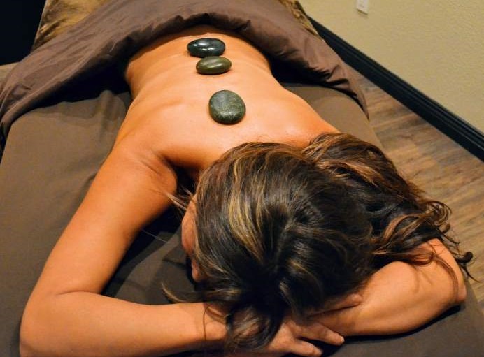 Ashma Sweda – Hot stone massage