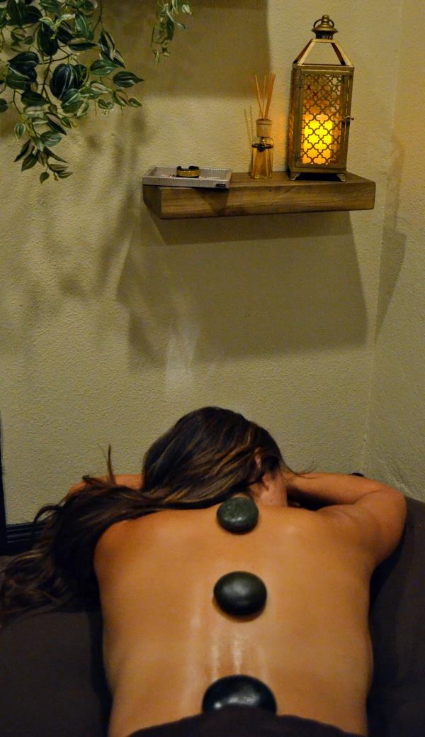 HOT STONE MASSAGE