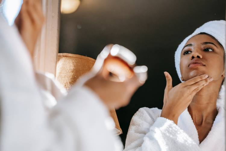 Overnight Skincare Tips for a Fresh Morning Glow